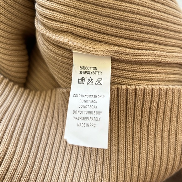 NWT Runway Scout neutral knit sweater set top/skirt size xs. Skirt has slit - Picture 7 of 11